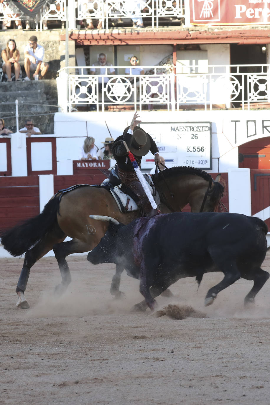 La primera tarde de toros en Gijón, en imágenes