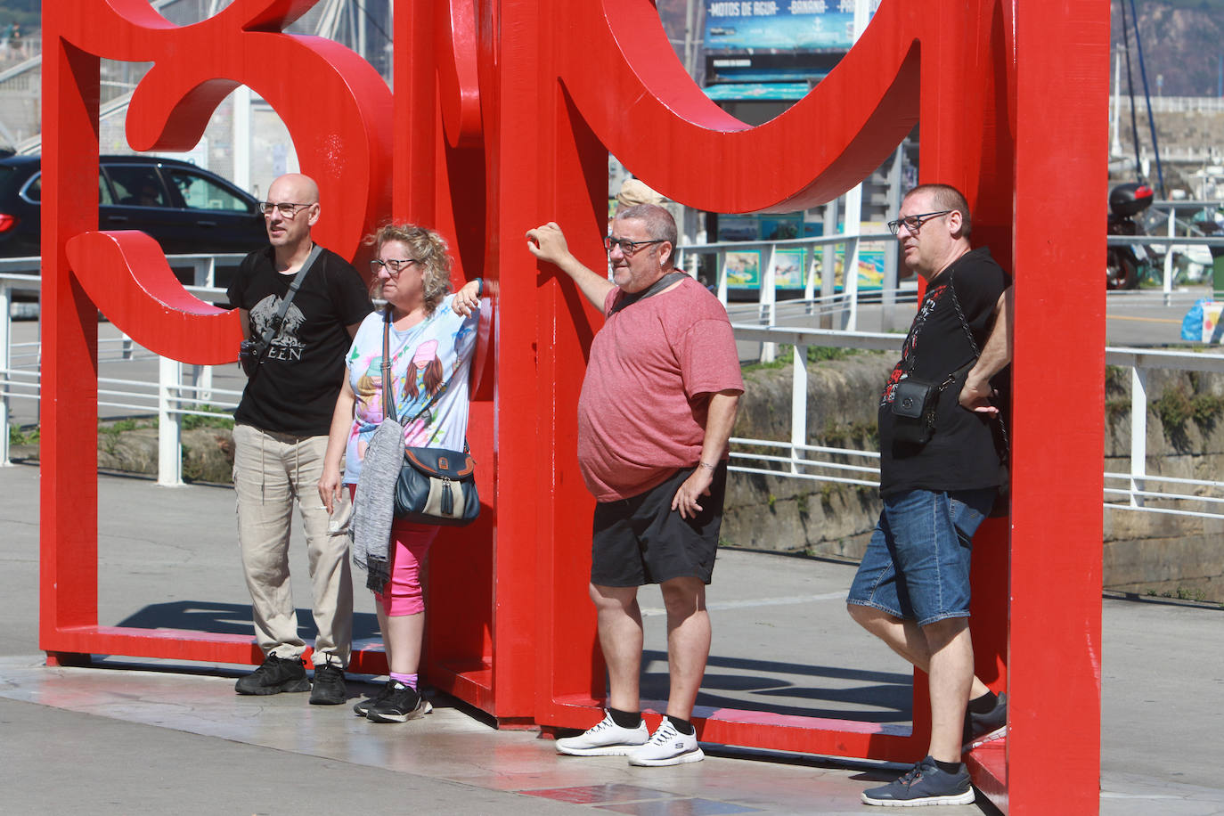 Gijón cuelga el cartel de &#039;lleno de turistas&#039;