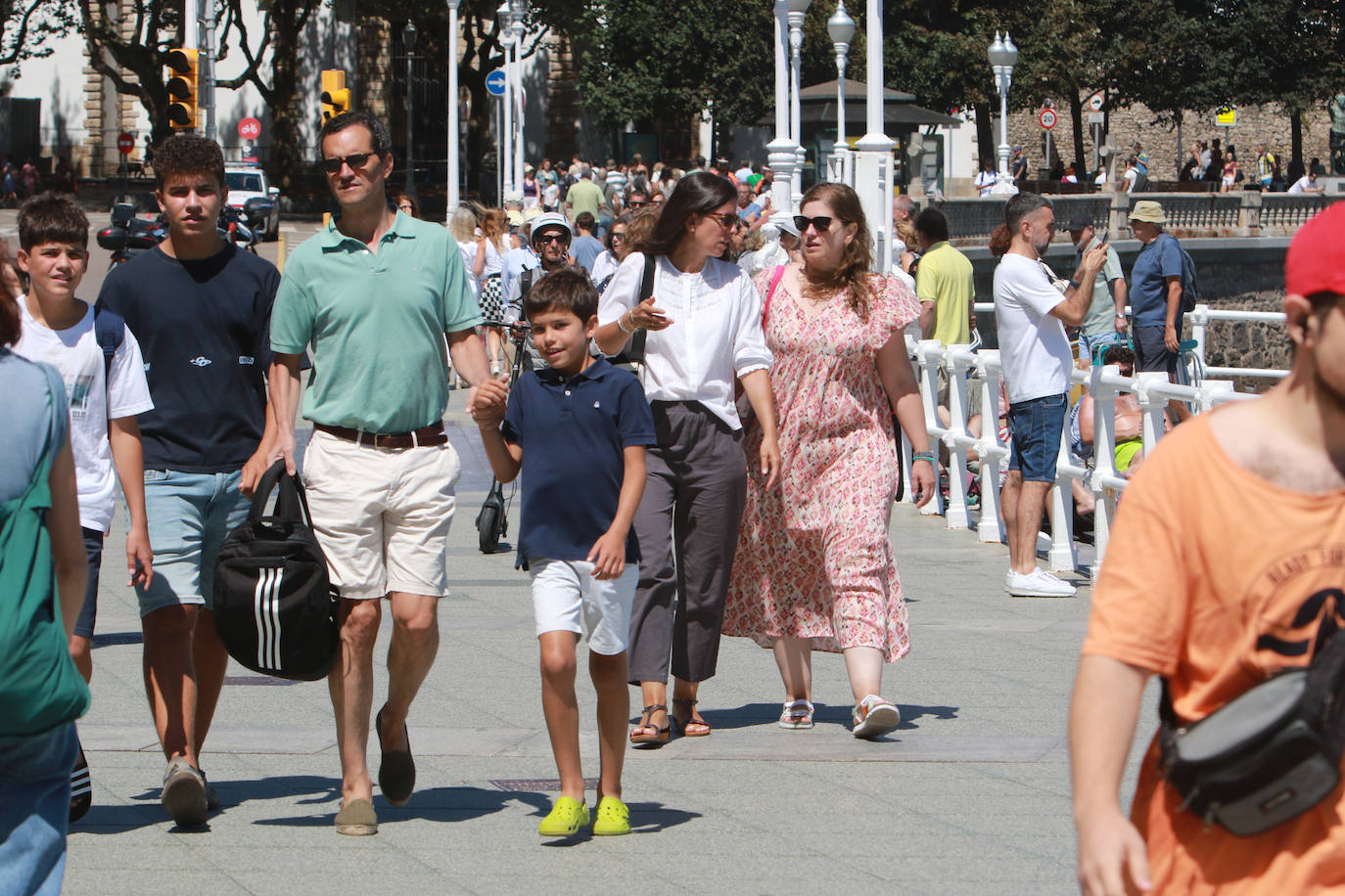 Gijón cuelga el cartel de &#039;lleno de turistas&#039;