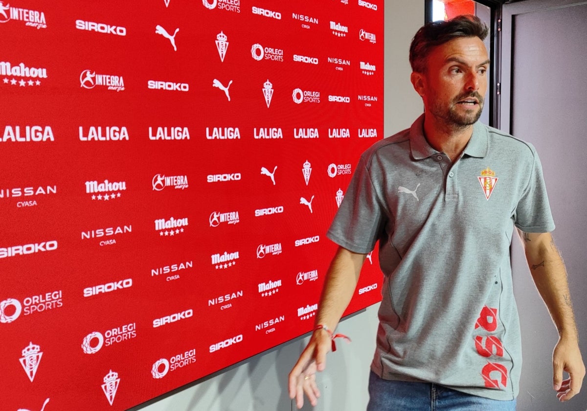 Rubén Albés, este mediodía en Mareo, antes de iniciar la rueda de prensa.