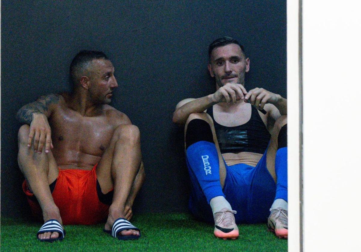 Santi Cazorla y Lucas Pérez.