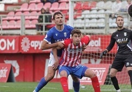 Javi Cueto, en una acción con el Algeciras.