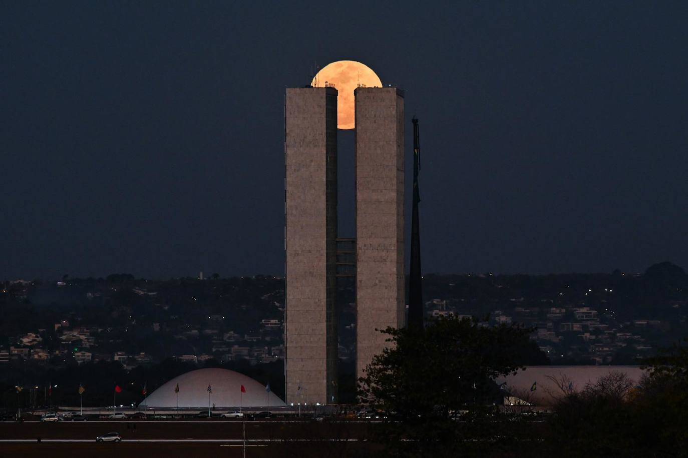 Desde Asturias hasta Río de Janeiro: así se vio la espectacular superluna azul