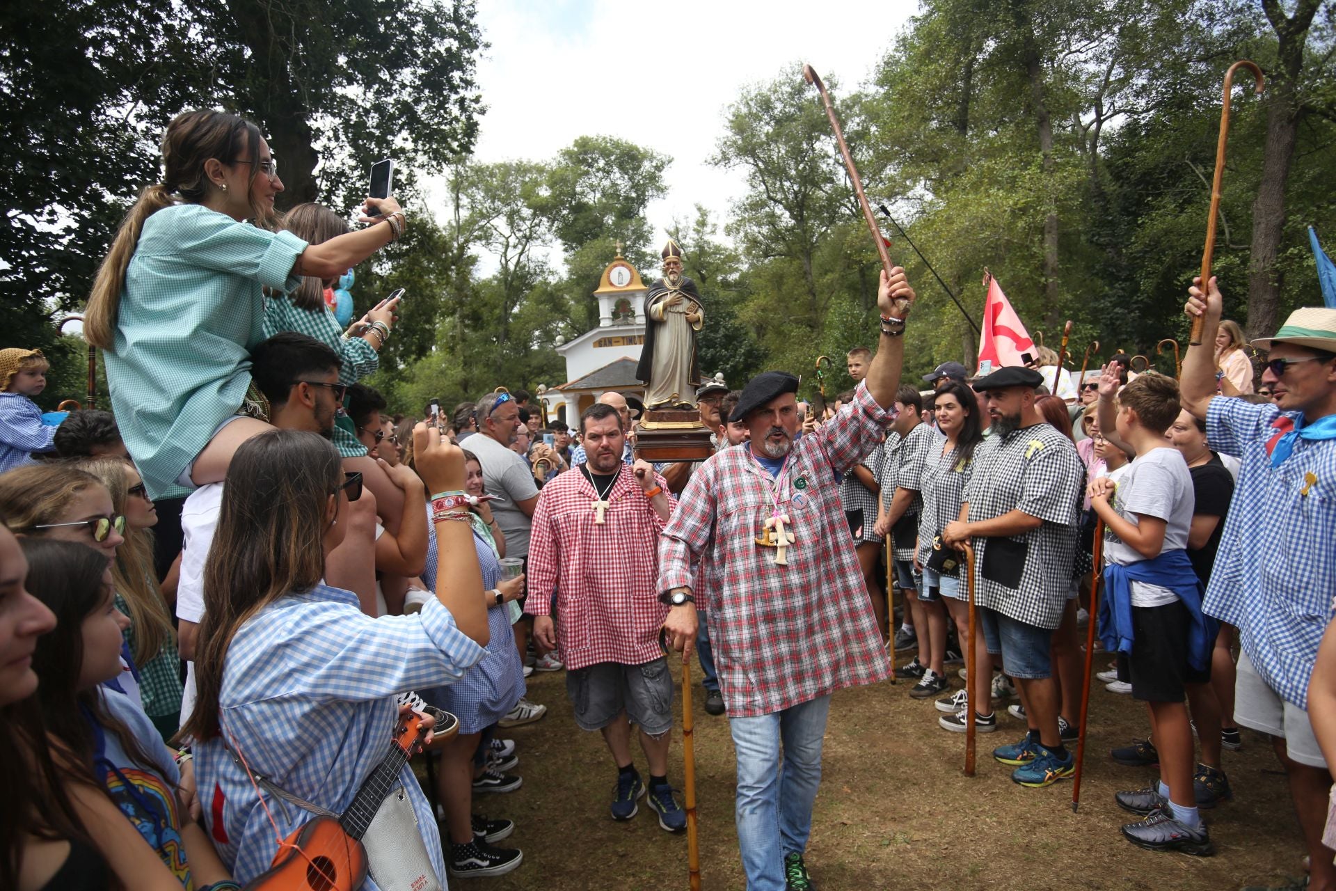 La romería de San Timoteo llena Luarca