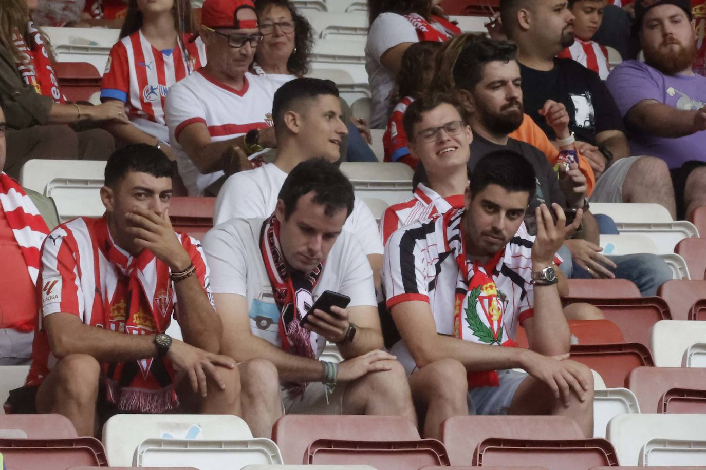 ¿Estuviste en El Molinón en el Sporting - Eldense? ¡Búscate!