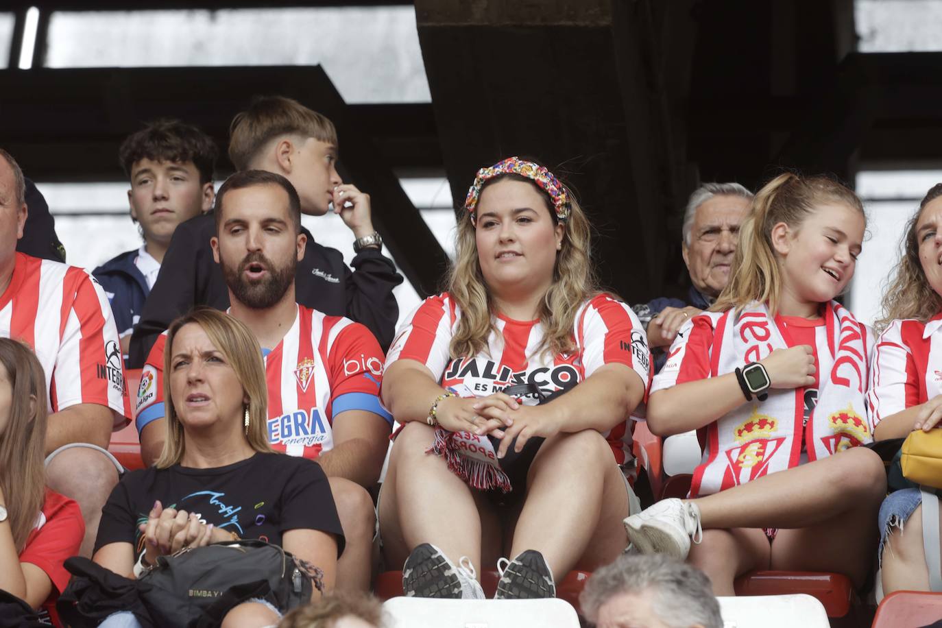 ¿Estuviste en El Molinón en el Sporting - Eldense? ¡Búscate!