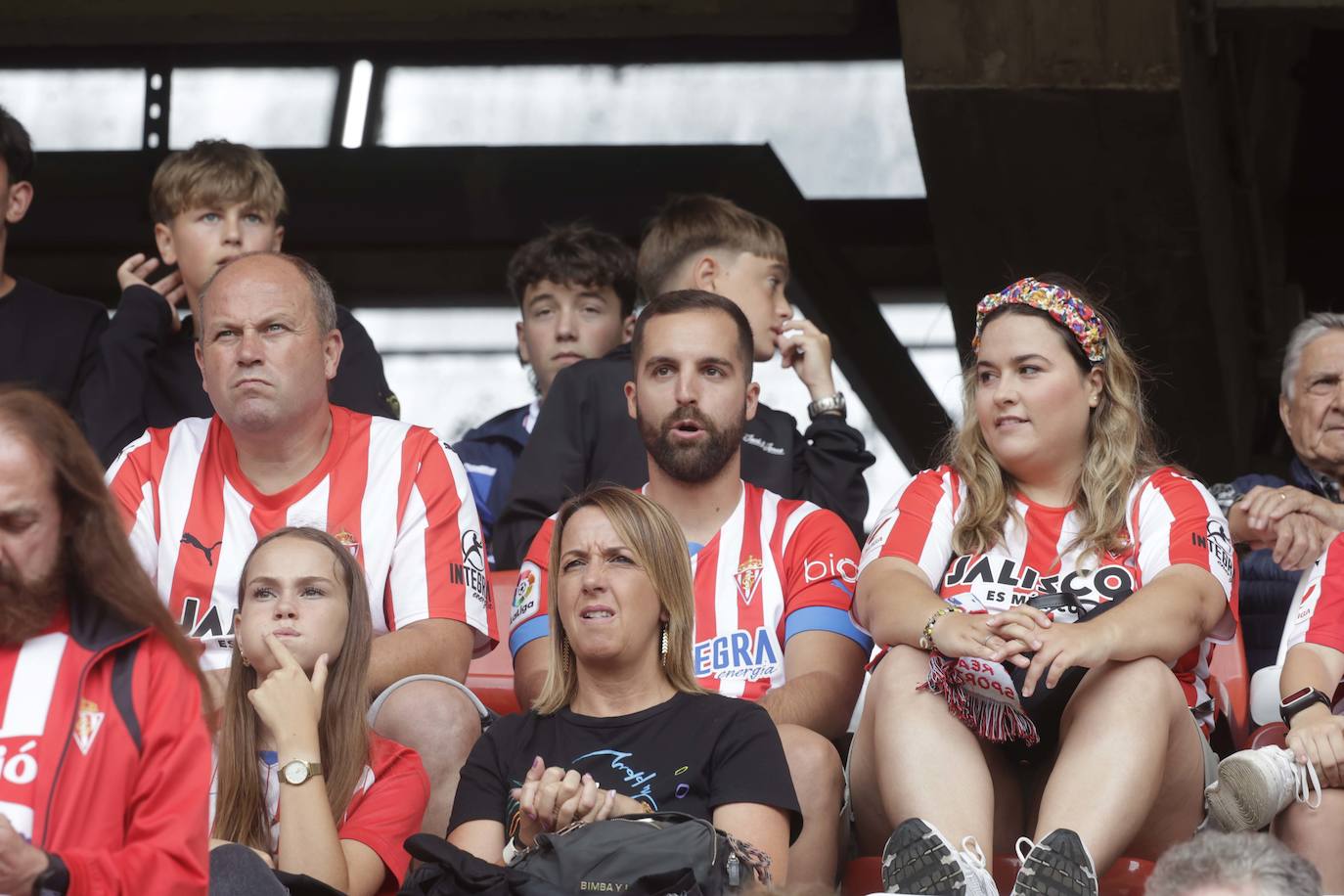 ¿Estuviste en El Molinón en el Sporting - Eldense? ¡Búscate!