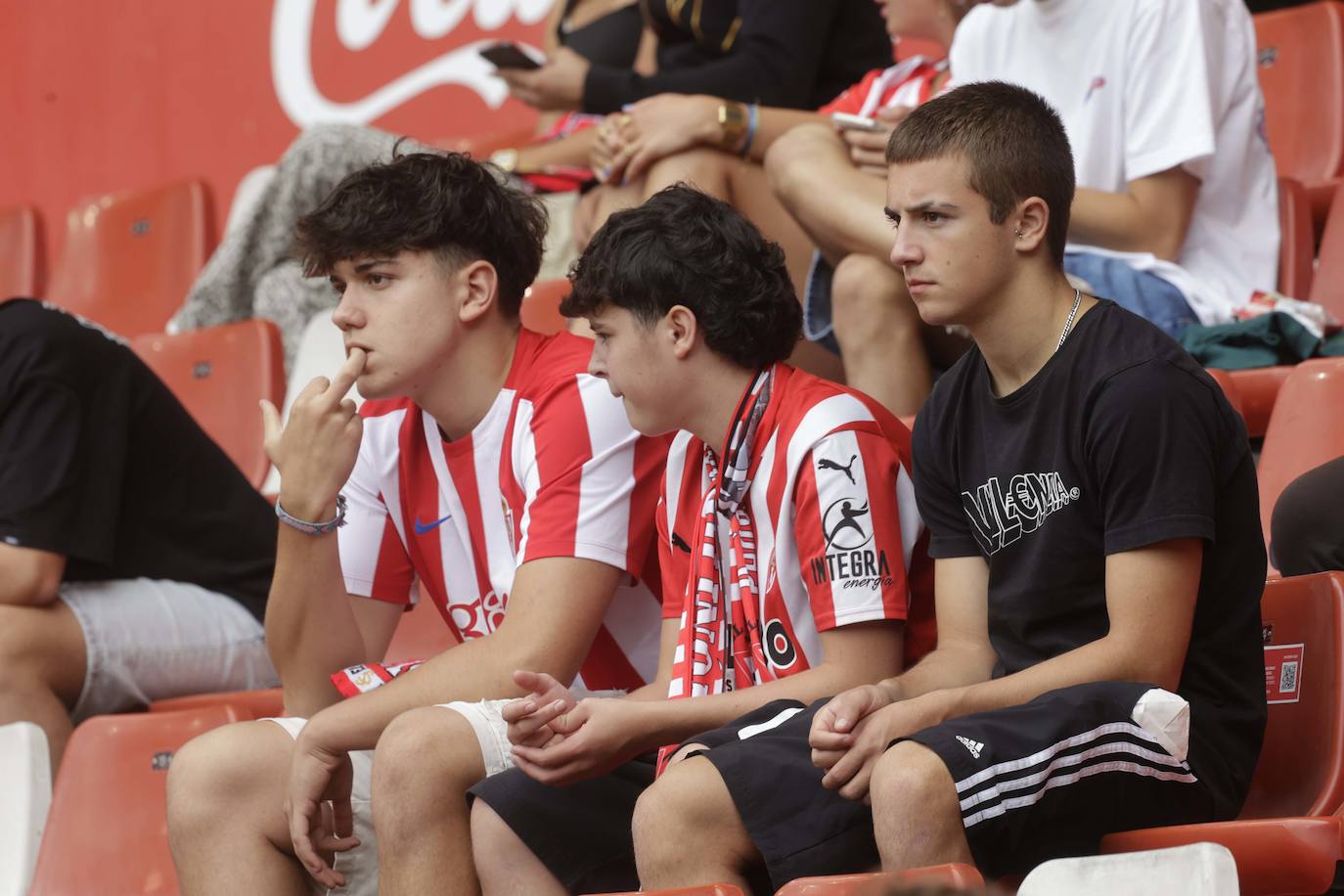 ¿Estuviste en El Molinón en el Sporting - Eldense? ¡Búscate!