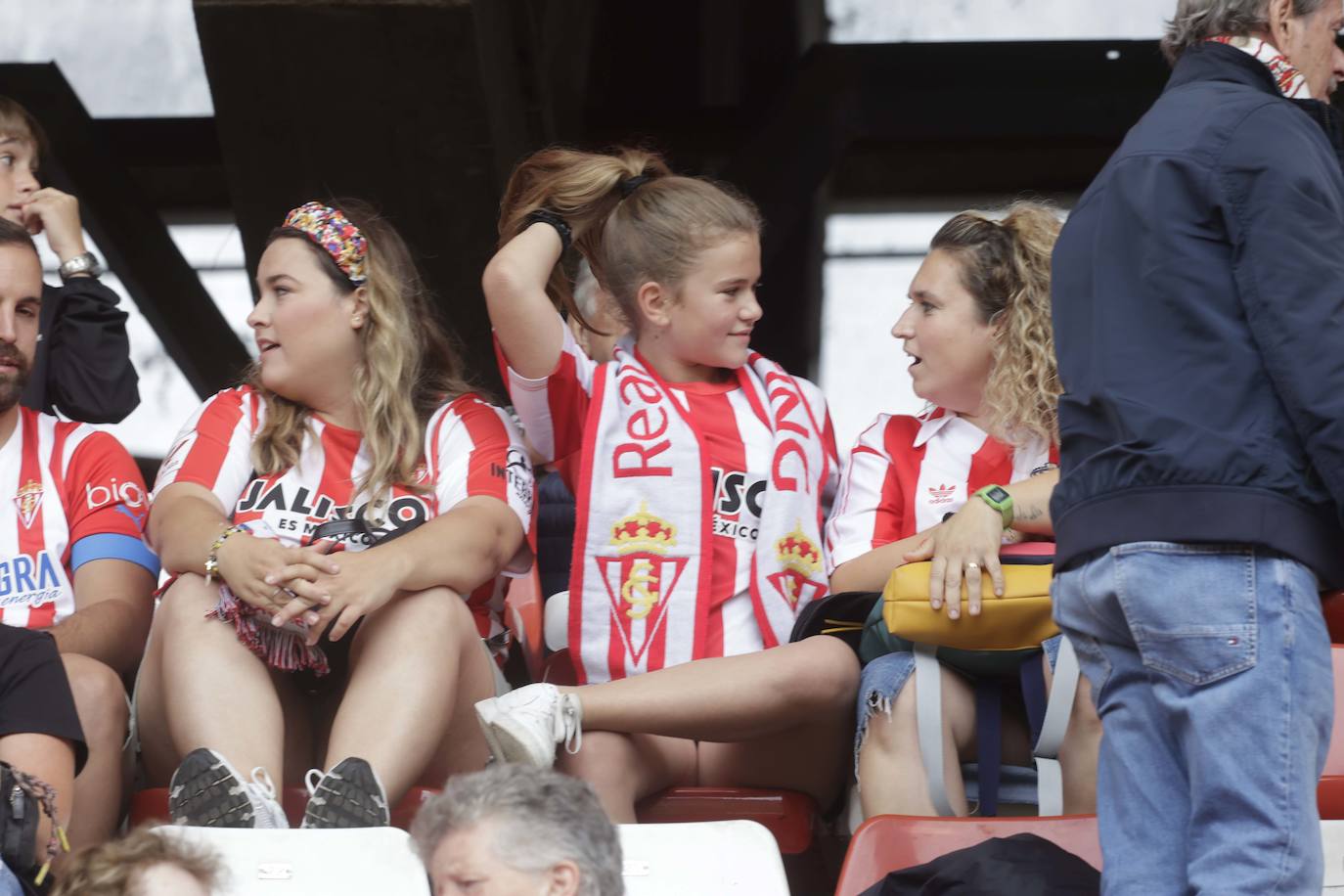 ¿Estuviste en El Molinón en el Sporting - Eldense? ¡Búscate!