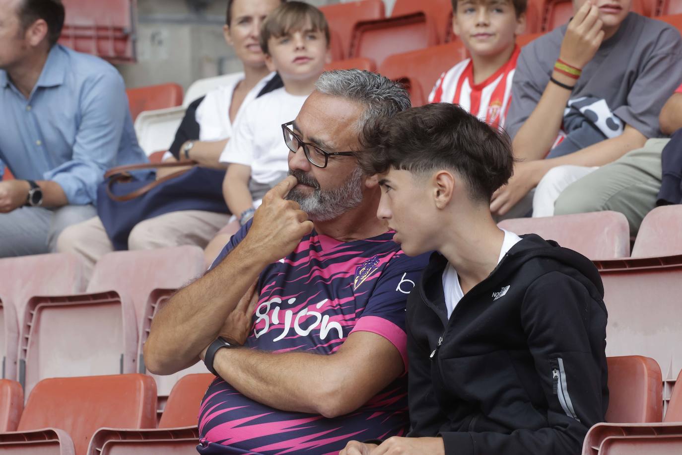 ¿Estuviste en El Molinón en el Sporting - Eldense? ¡Búscate!