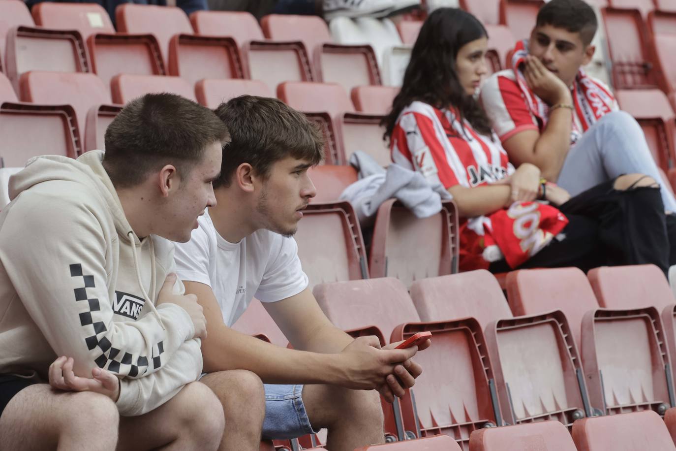 ¿Estuviste en El Molinón en el Sporting - Eldense? ¡Búscate!