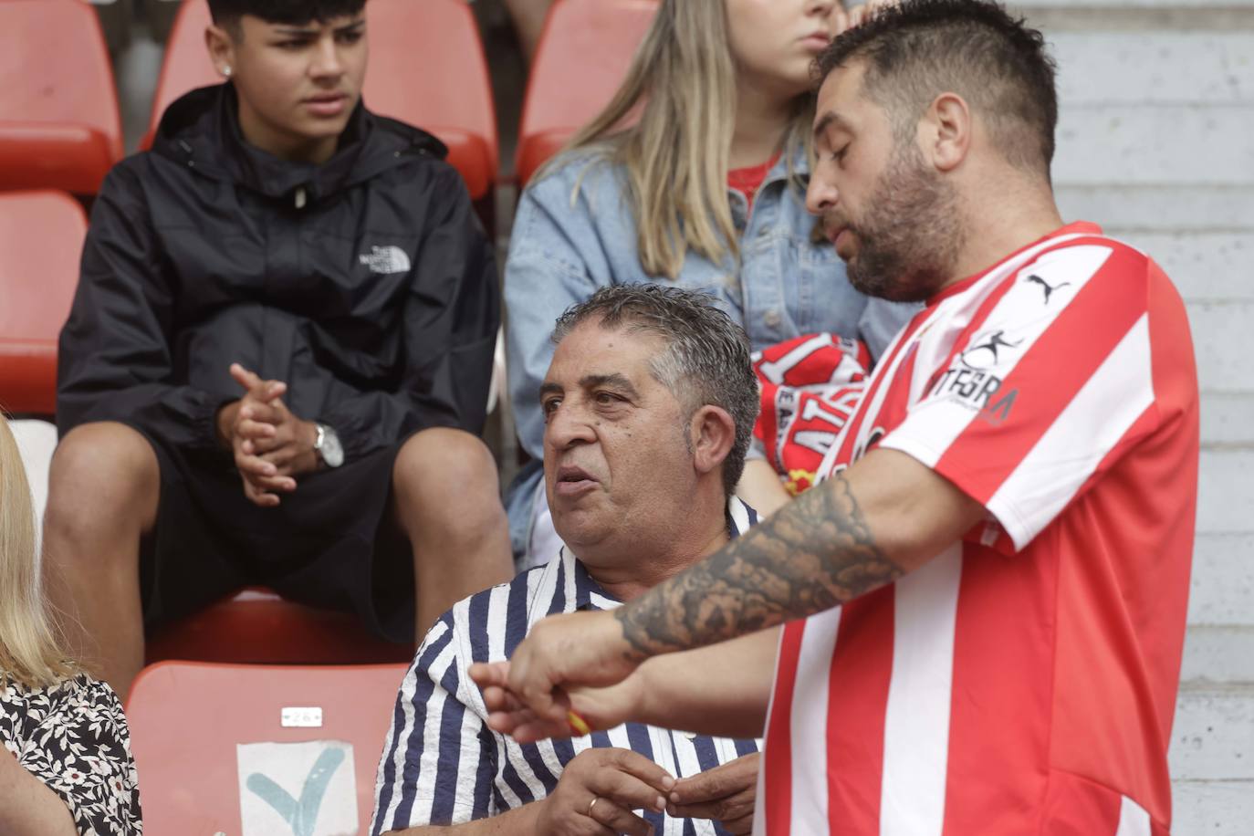 ¿Estuviste en El Molinón en el Sporting - Eldense? ¡Búscate!