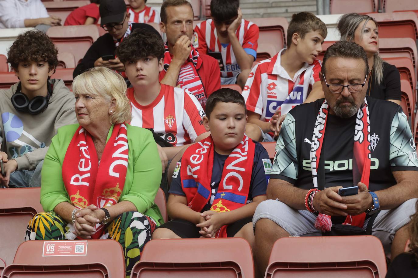 ¿Estuviste en El Molinón en el Sporting - Eldense? ¡Búscate!