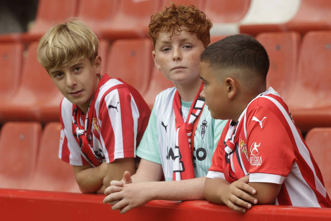 ¿Estuviste en El Molinón en el Sporting - Eldense? ¡Búscate!