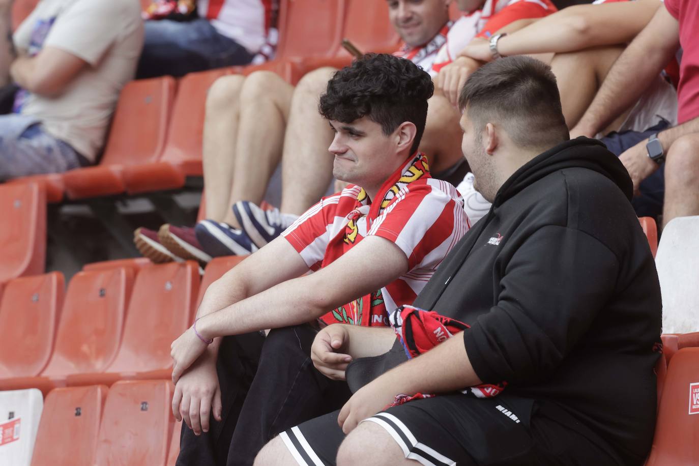 ¿Estuviste en El Molinón en el Sporting - Eldense? ¡Búscate!