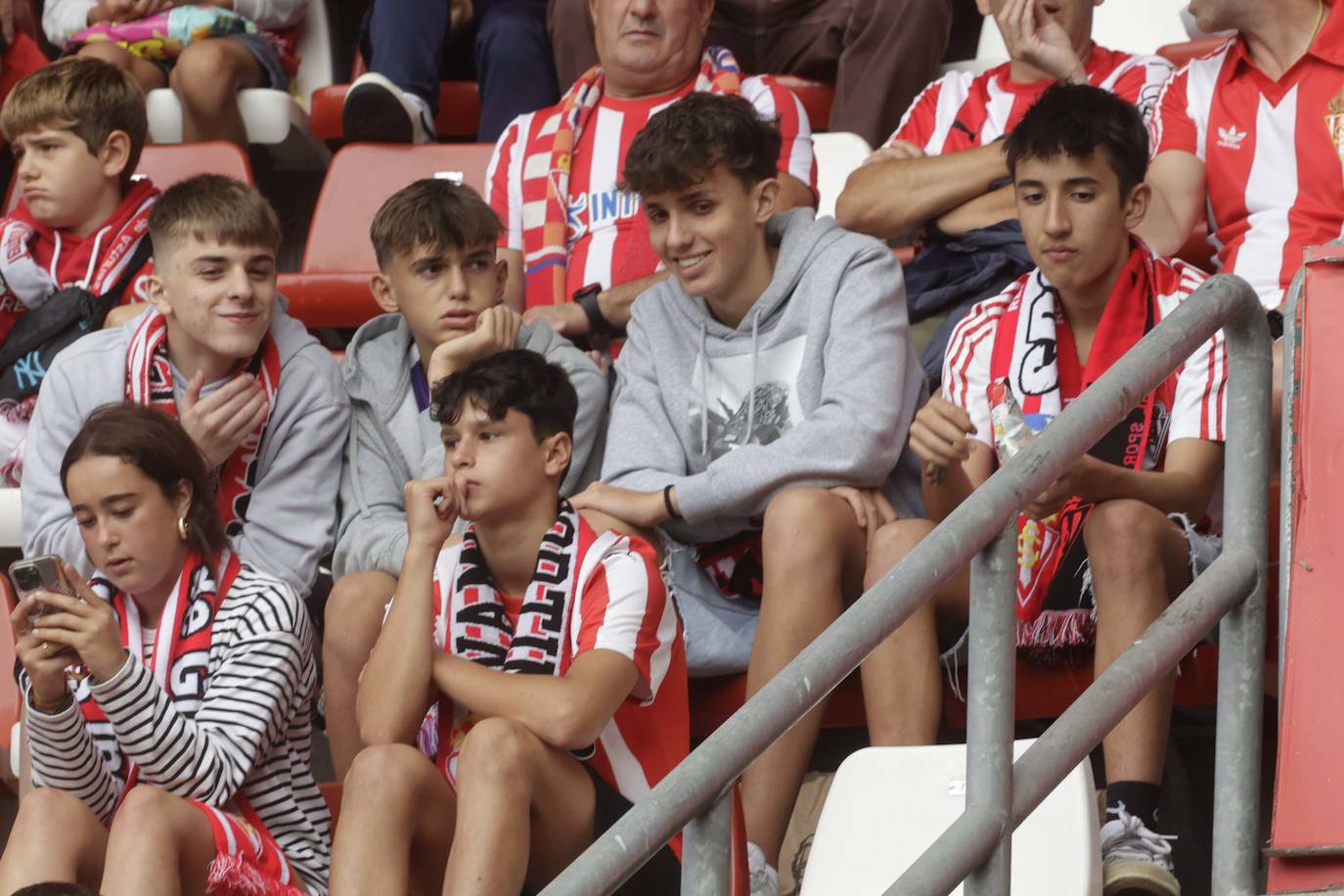 ¿Estuviste en El Molinón en el Sporting - Eldense? ¡Búscate!