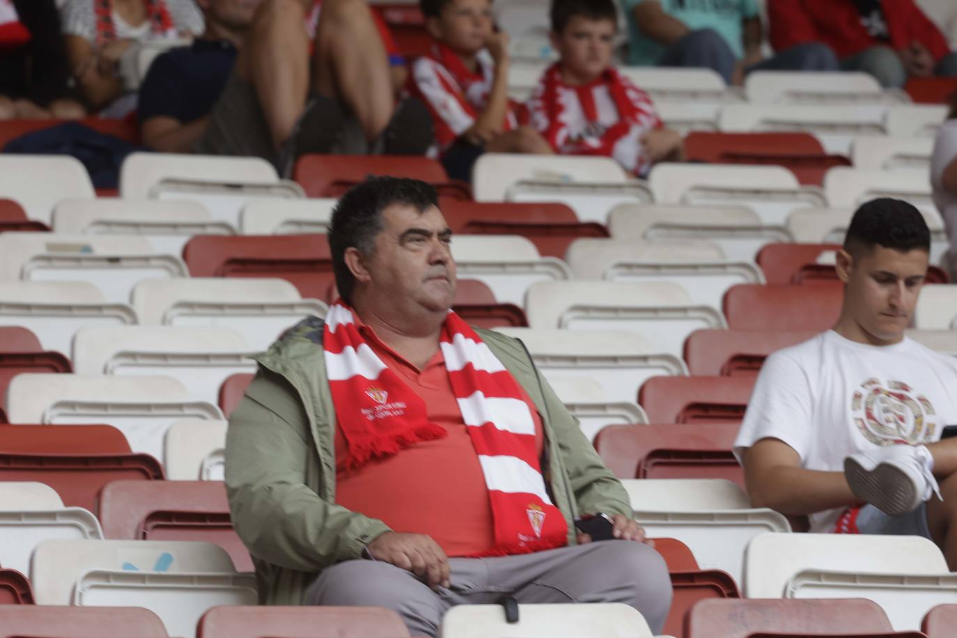 ¿Estuviste en El Molinón en el Sporting - Eldense? ¡Búscate!