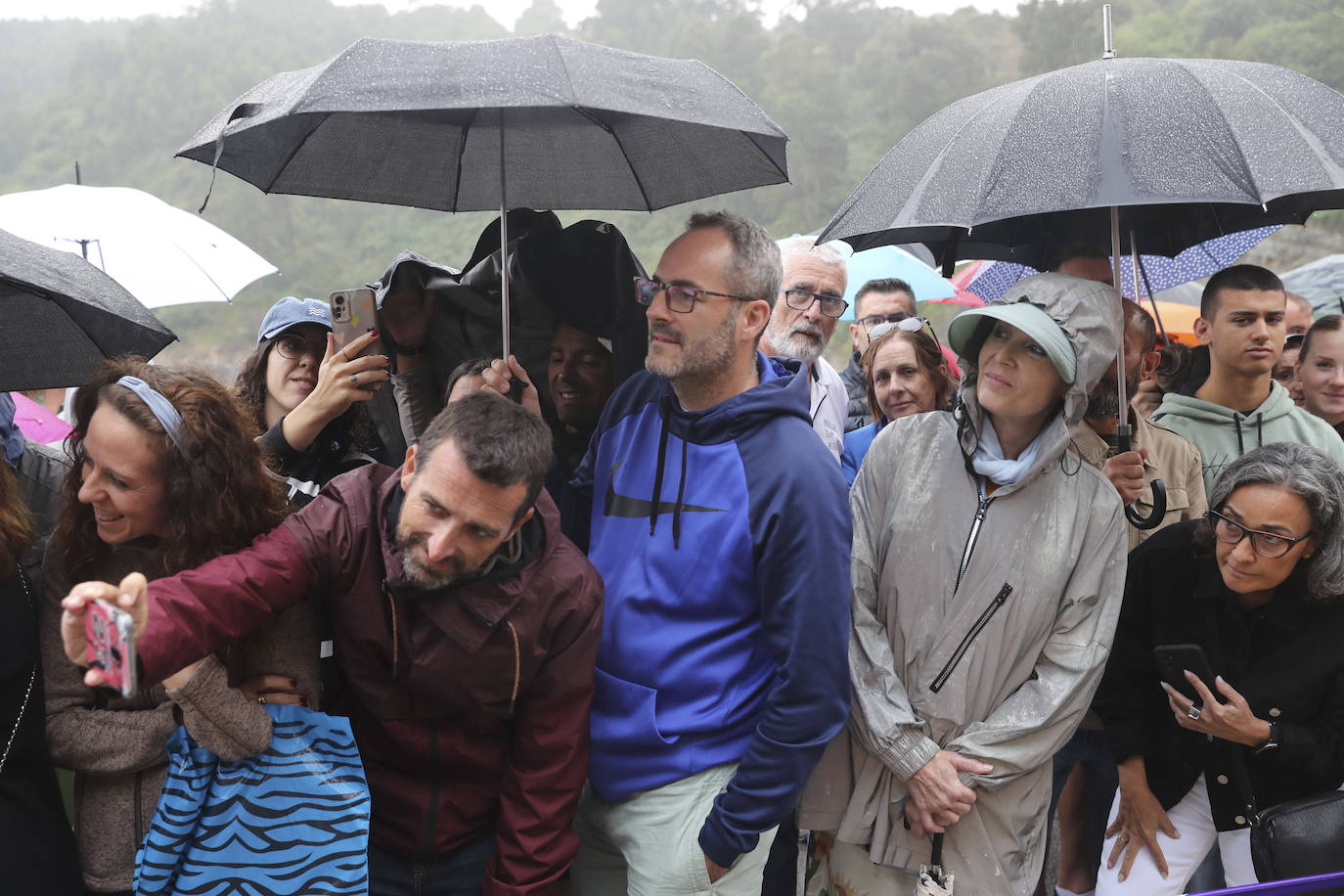 Tazones vive un Desembarco pasado por agua