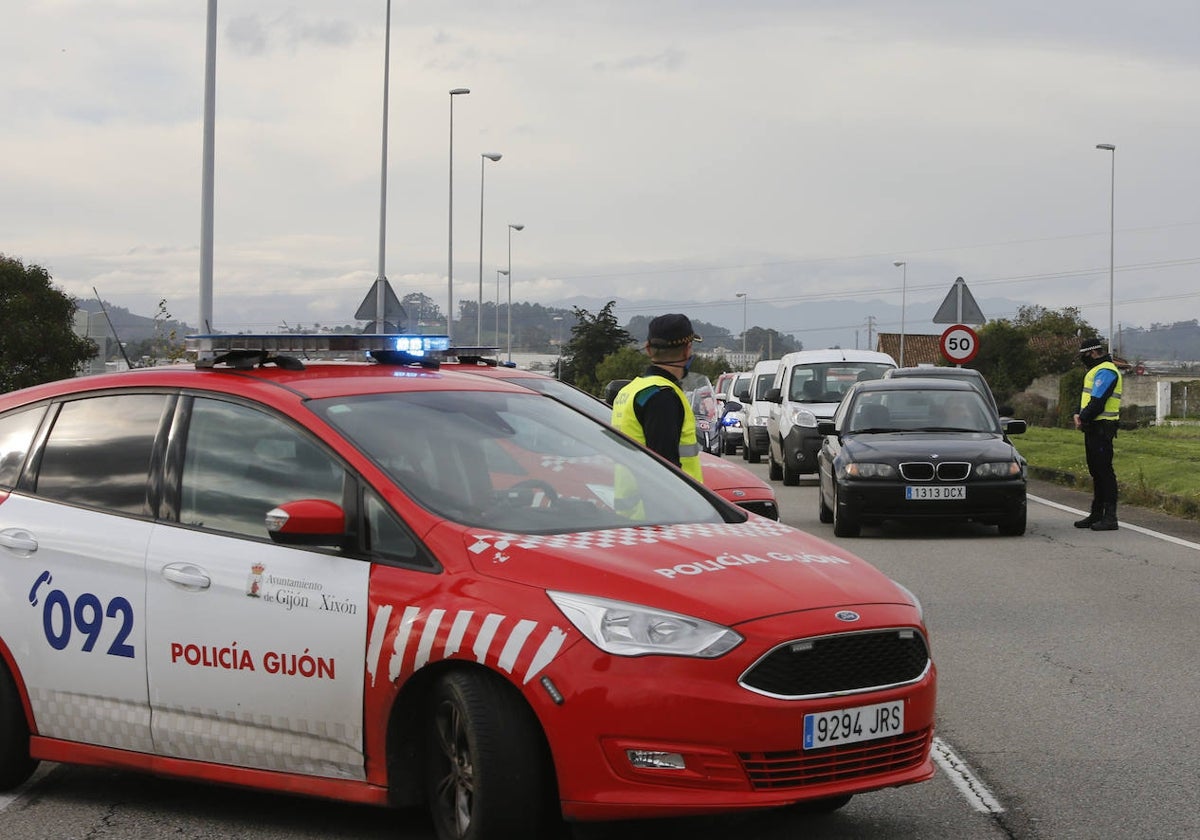 Control de la Policía Local de Gijón.