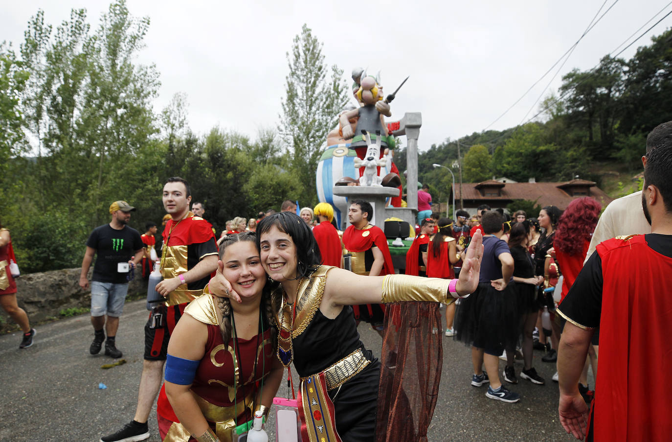 El Descenso Folklórico del Nalón no se rinde ante la lluvia