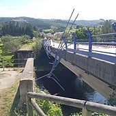 Fallecen dos hombres de 39 y 36 años en San Tirso de Abres tras caer con su coche al río Eo