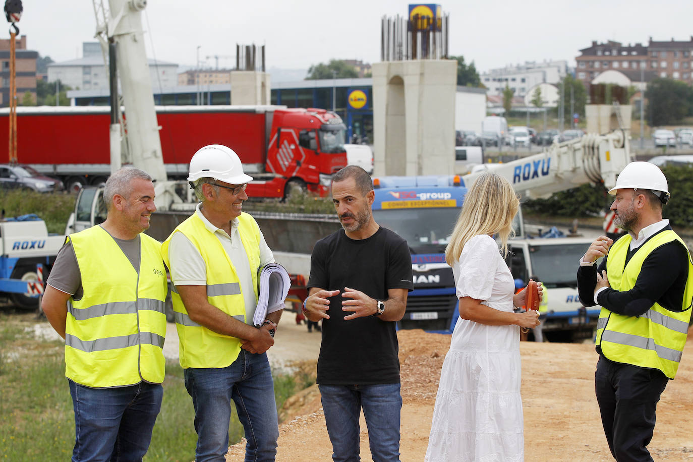 Comienza el montaje de la pasarela entre Lugones y La Fresneda