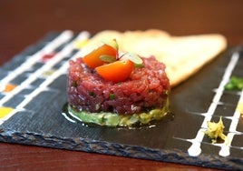 Tartar de atún.