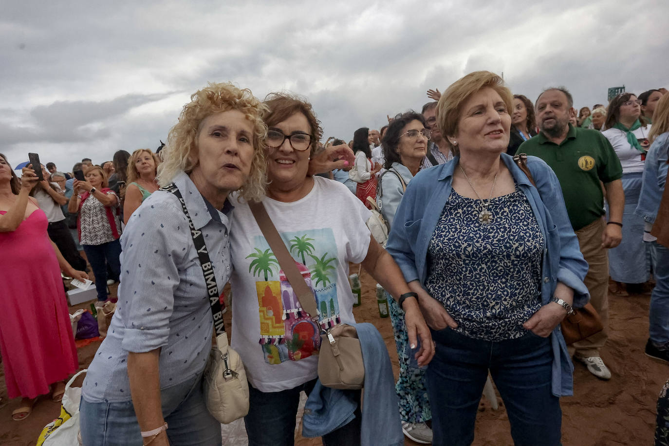 ¿Estuviste intentando batir el récord de escanciado de Gijón? ¡Búscate!