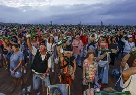 ¿Estuviste intentando batir el récord de escanciado de Gijón? ¡Búscate!