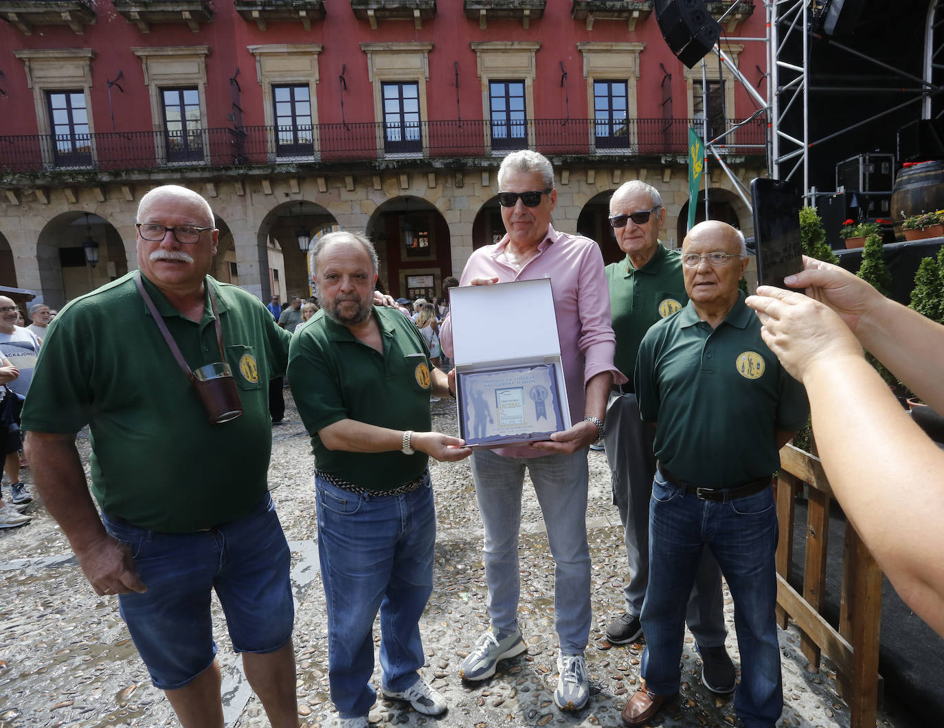 Broche de oro para la Fiesta de la Sidra de Gijón