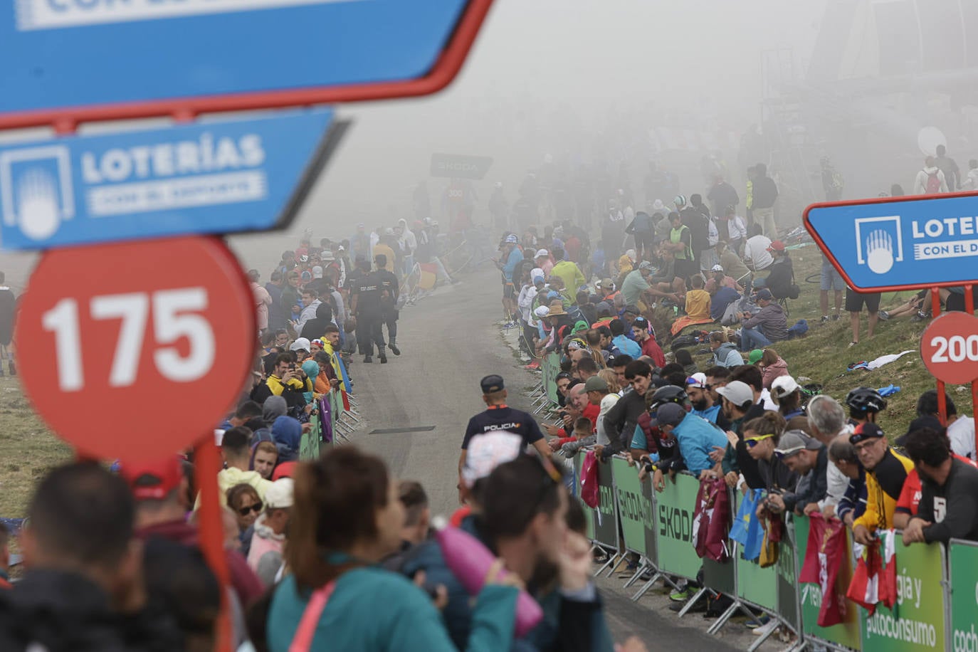 Asturias, escenario ciclista: las imágenes de la Vuelta en la llegada al Cuitu Negru