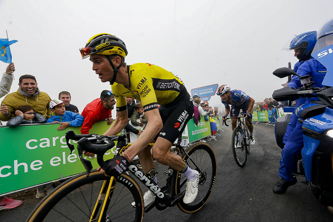 Asturias, escenario ciclista: las imágenes de la Vuelta en la llegada al Cuitu Negru