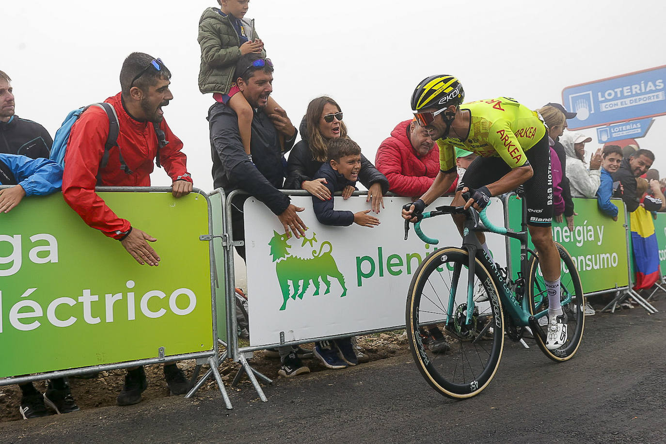 Asturias, escenario ciclista: las imágenes de la Vuelta en la llegada al Cuitu Negru