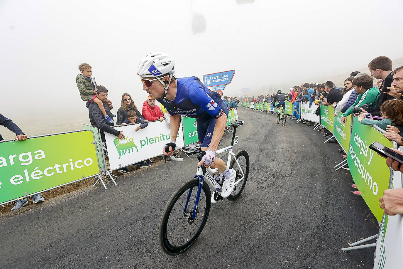 Asturias, escenario ciclista: las imágenes de la Vuelta en la llegada al Cuitu Negru