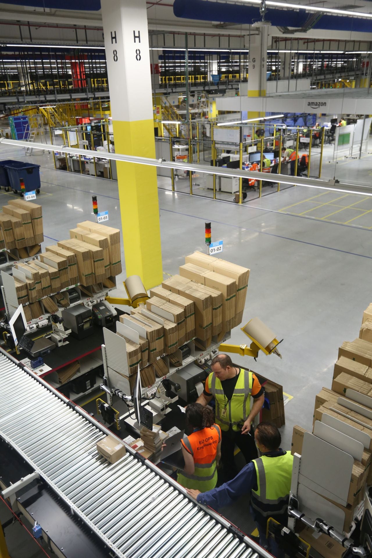 El nuevo centro de Amazon en Asturias, desde dentro