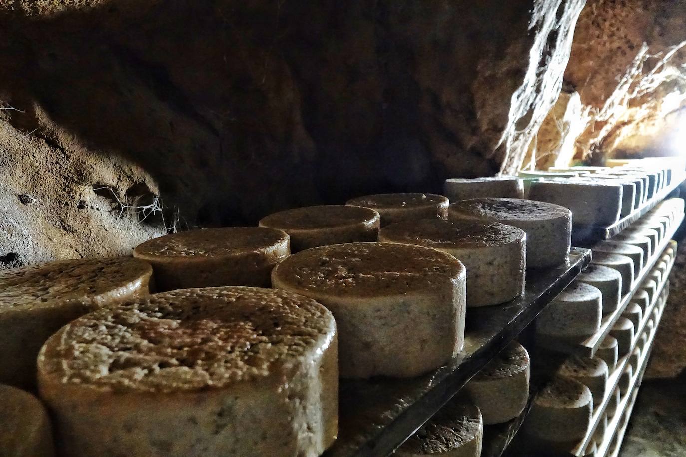 En el corazón de los Picos de Europa: Sotres, un pueblo de altura y de postal