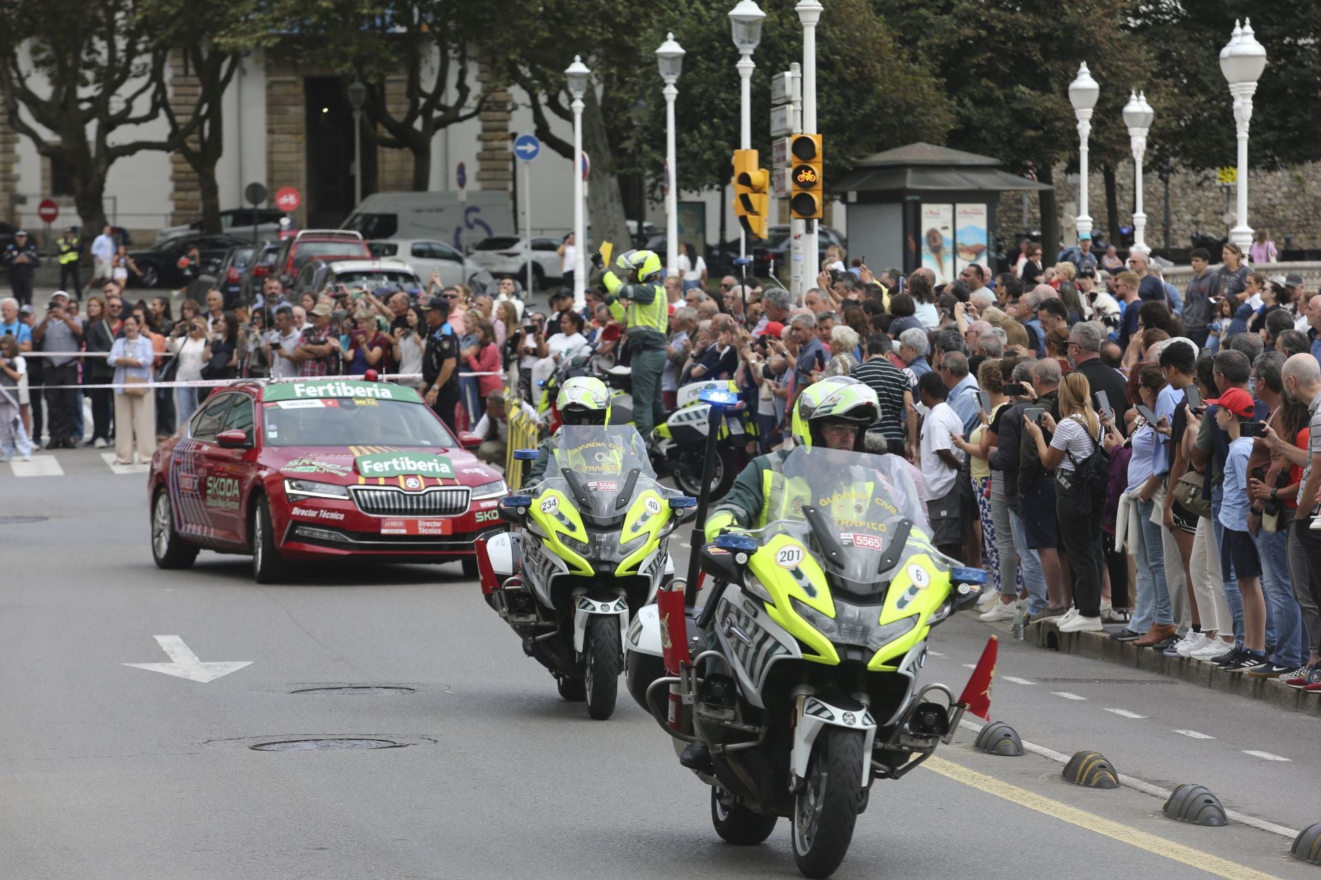 Las imágenes que deja La Vuelta: la salida en Luanco y su paso por Gijón