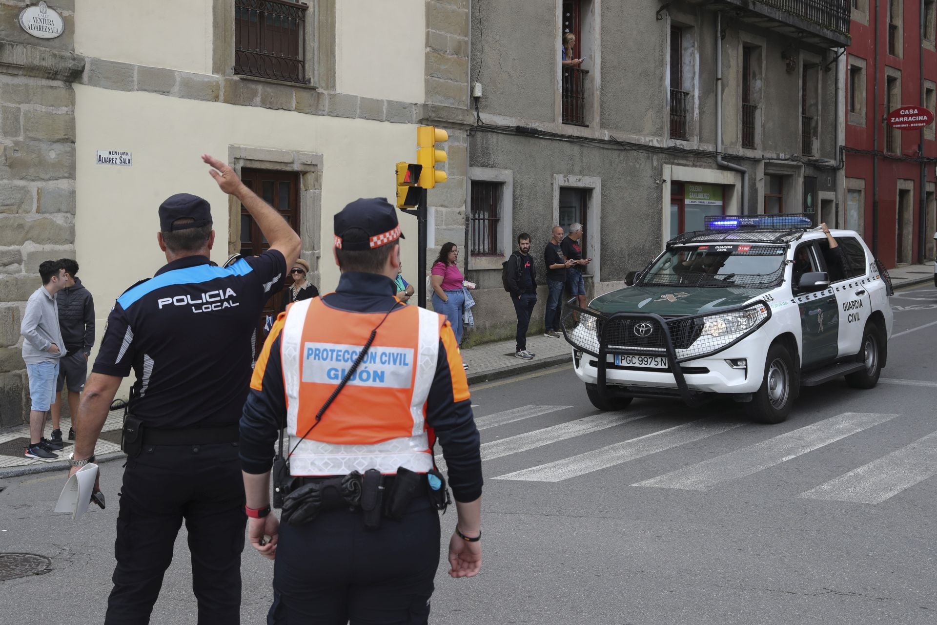 Las imágenes que deja La Vuelta: la salida en Luanco y su paso por Gijón