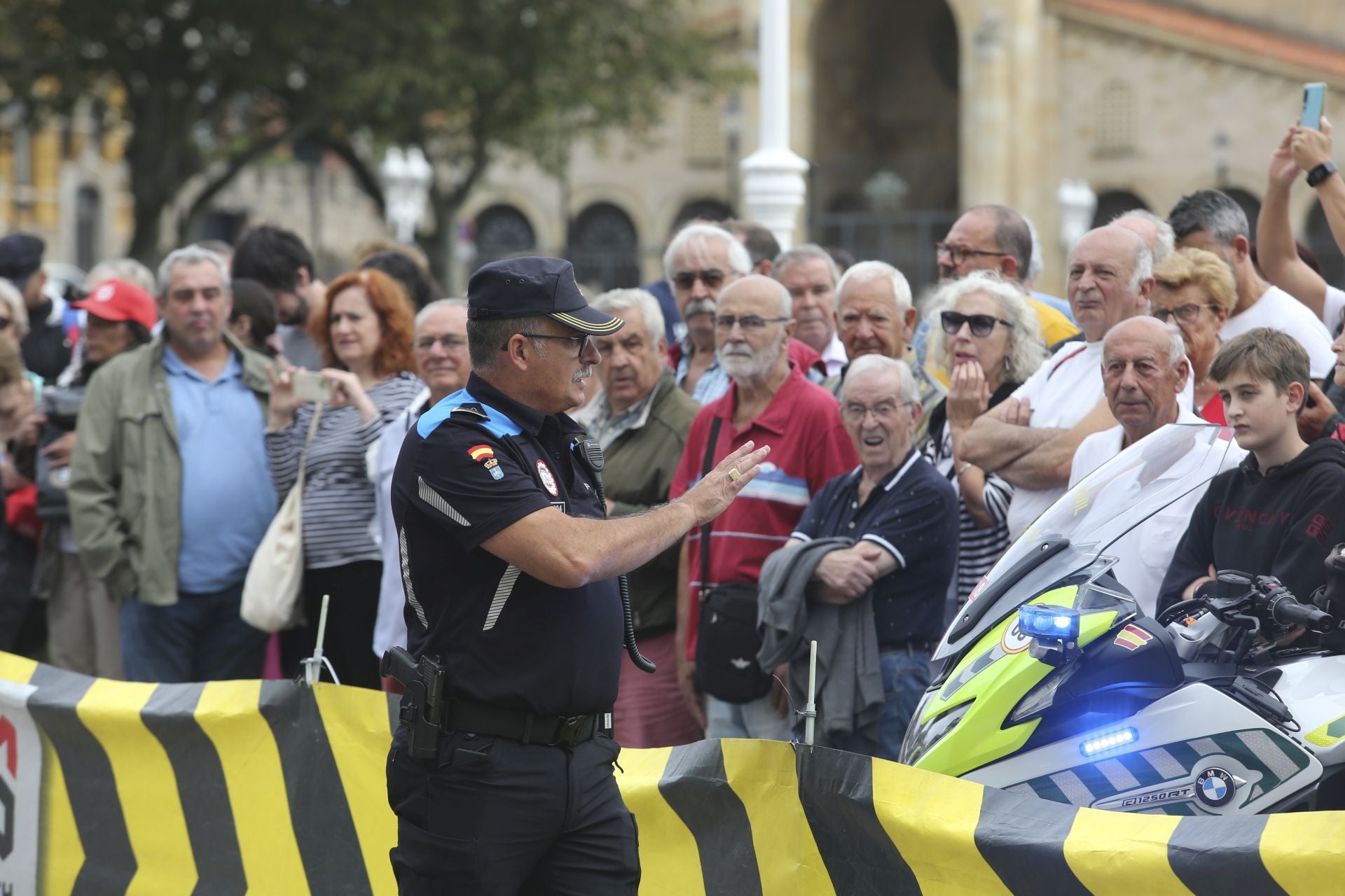 Las imágenes que deja La Vuelta: la salida en Luanco y su paso por Gijón