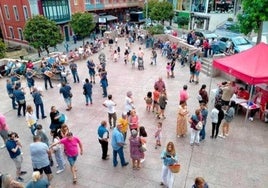 Fiesta social del Club Náutico de Carreño en su última celebración en la plaza de La Baragaña.