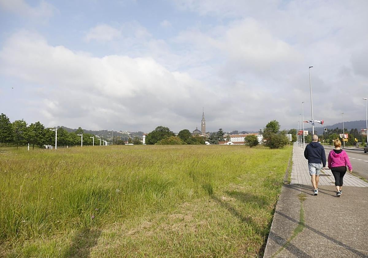 Parcela junto al campus que será un aparcamiento.
