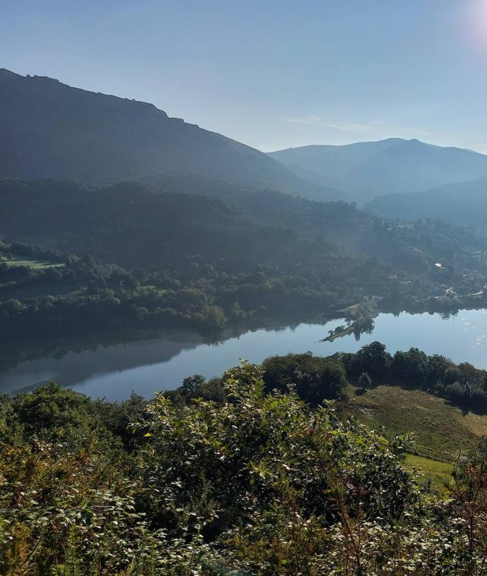 Imagen secundaria 2 - Majada Llampaces, vistas al Retriñón y embalse de Rioseco