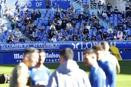 Unos mil quinientos aficionados, según datos del club, acudieron al Tartiere para seguir el último entrenamiento del equipo.