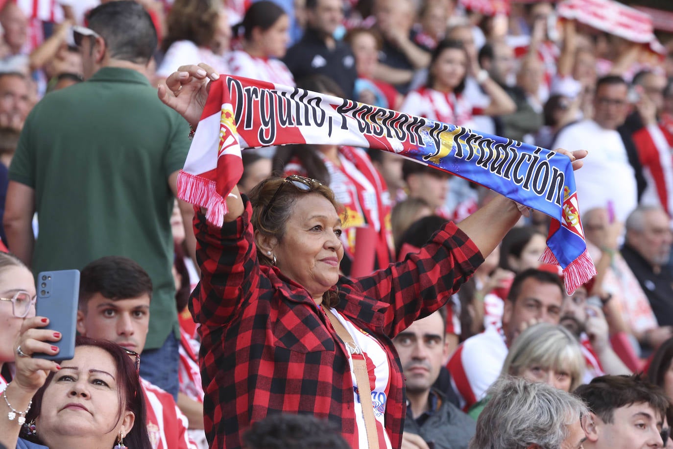 ¿Estuviste en el Sporting - Real Oviedo? ¡Búscate!