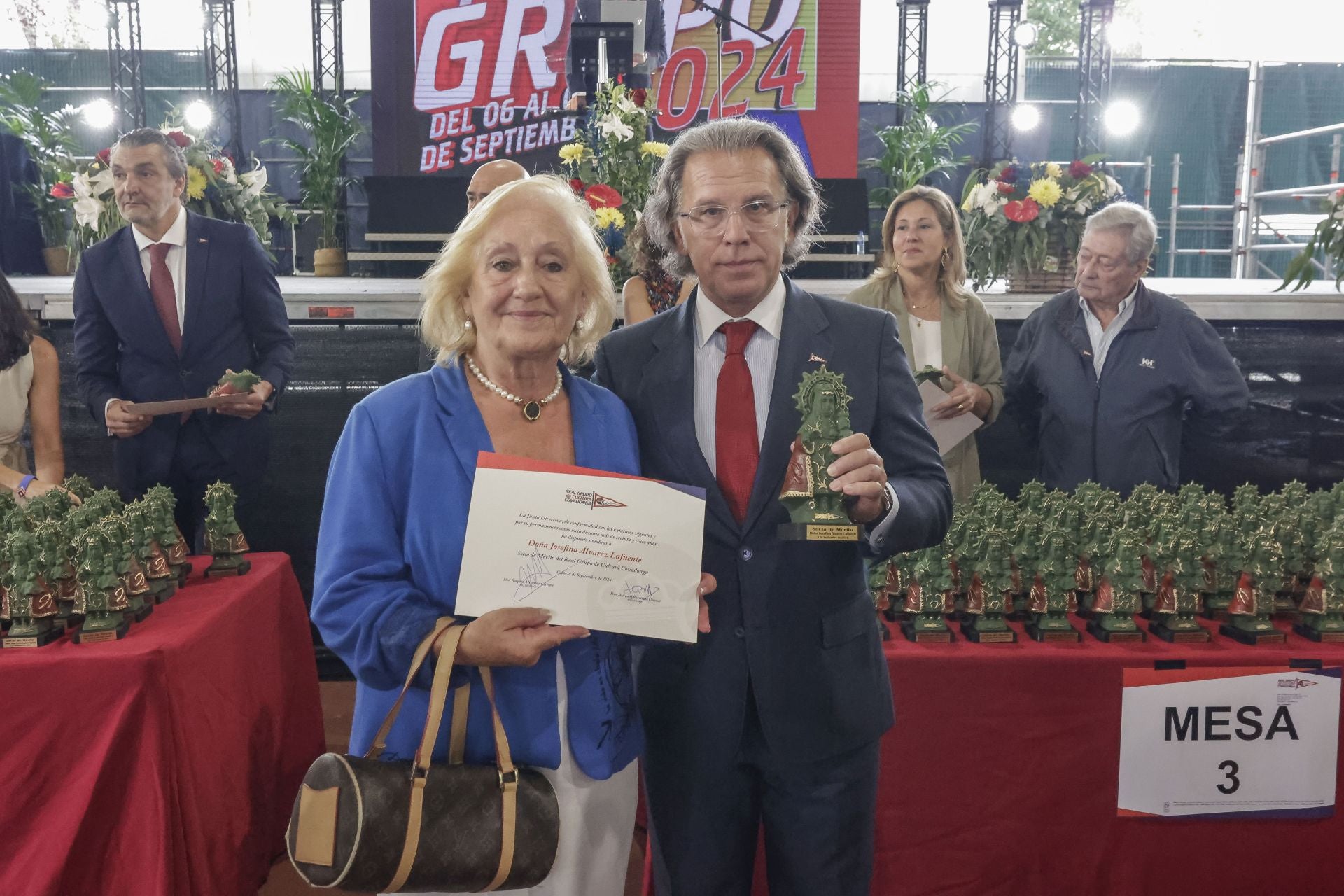 El Grupo Covadonga distingue a sus socios de mérito y de honor