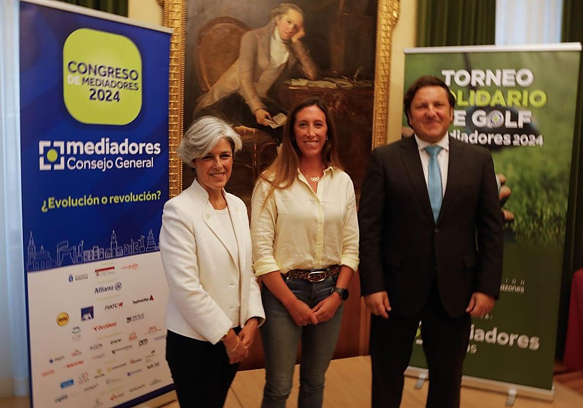 María Luz Tejeda, Ángela Pumariega y Reinerio Sarasúa.