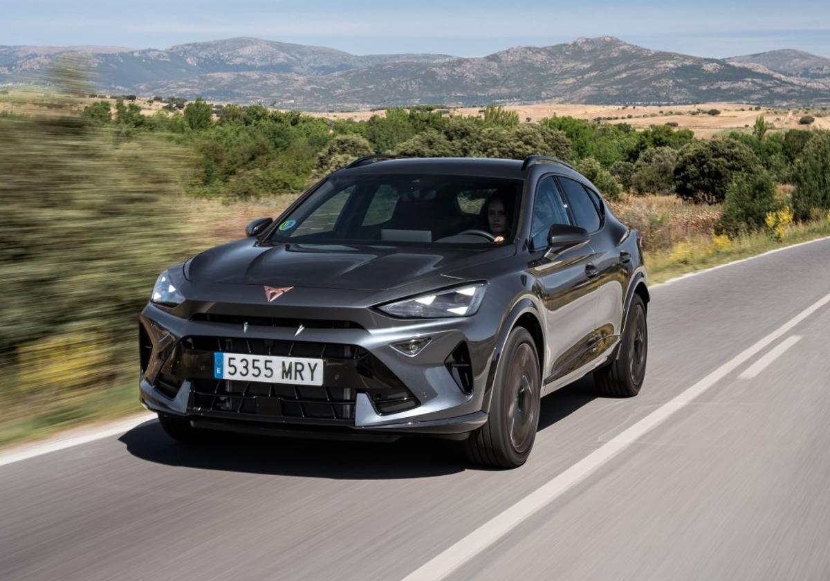 El CUPRA Formentor con el nuevo motor eTSI de 150 CV y etiqueta ECO tiene un precio inicial de 35.900 euros.