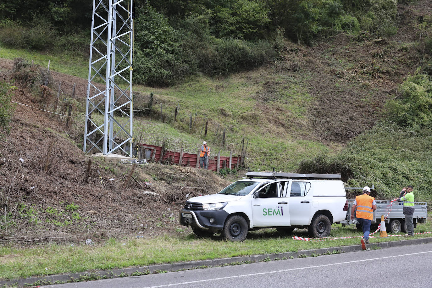 Un accidente en Mieres se cobra la vida de un operario de grúa