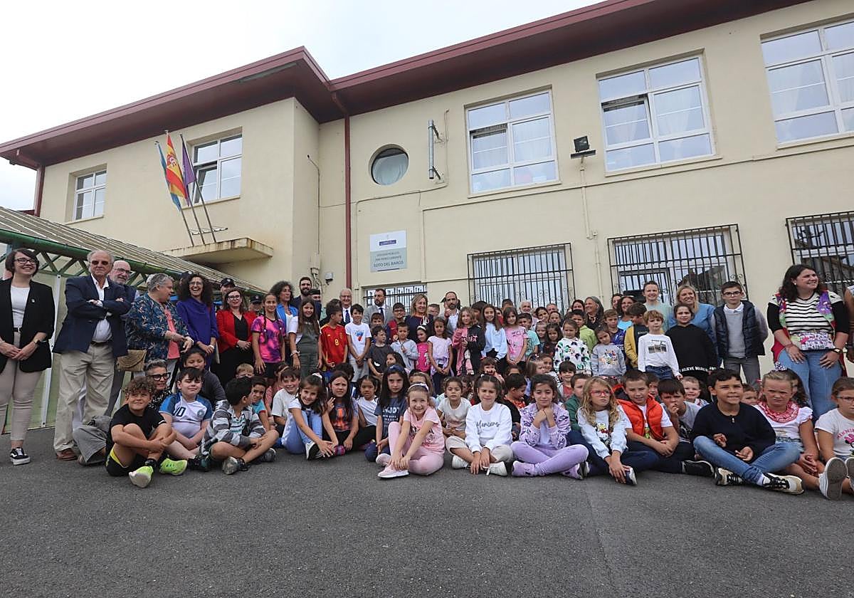Los alumnos del colegio de Soto ya son «guardianes y custodios» de la memoria de Jimi Pérez Lorente