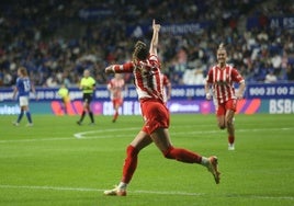 El Sporting Femenino golea al Oviedo en el Tartiere